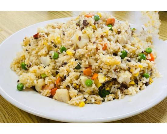 8. BBQ Pork and Shrimp Fried Rice 扬州炒饭